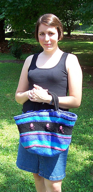 Felted bag with Skulls