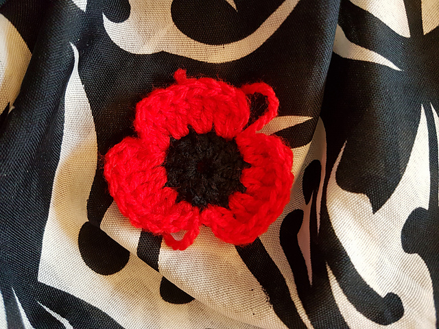 How to crochet a Poppy