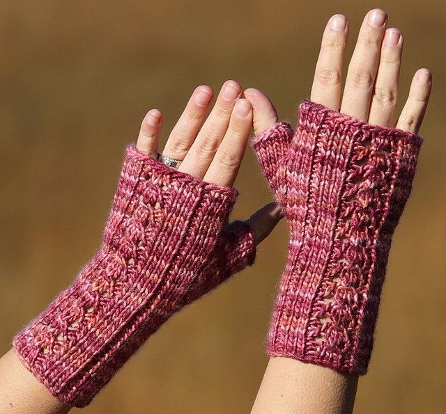 Warm Hello Mitts