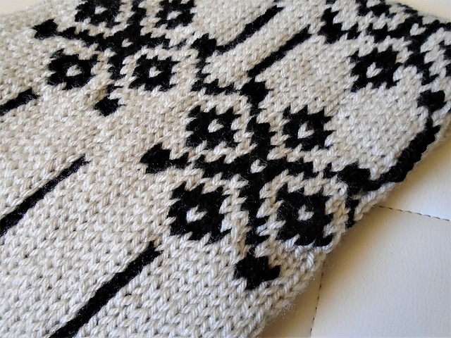 Modern Fair Isle Cowl