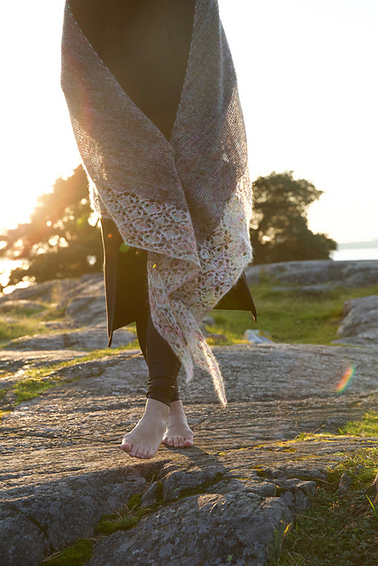 Lumo Shawl