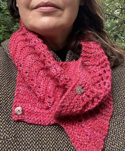Raspberry Ripple Cowl