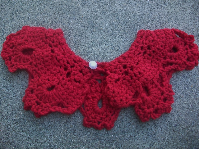 Valentine Lace Crochet Collar