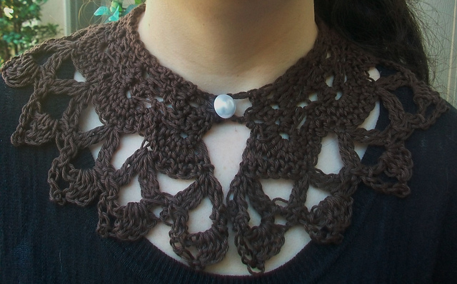 Chocolate Spade Crochet Lace Collar
