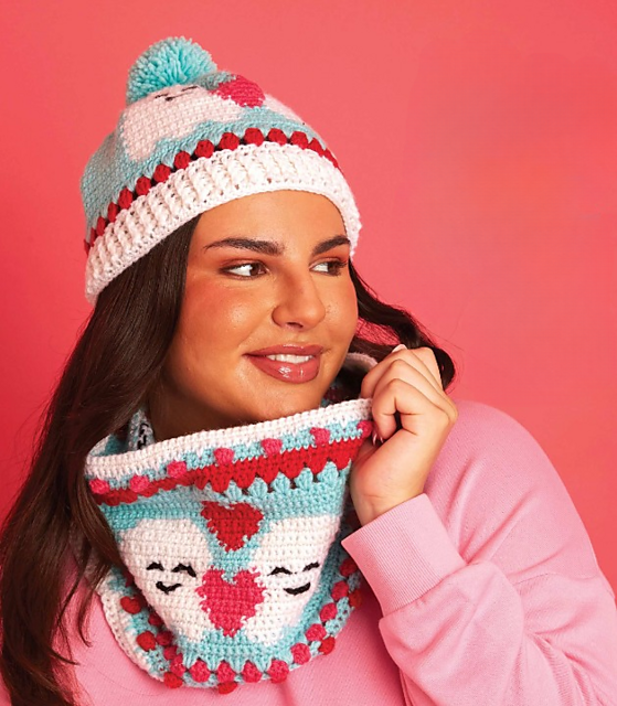 Ghosts in Love Hat & Cowl