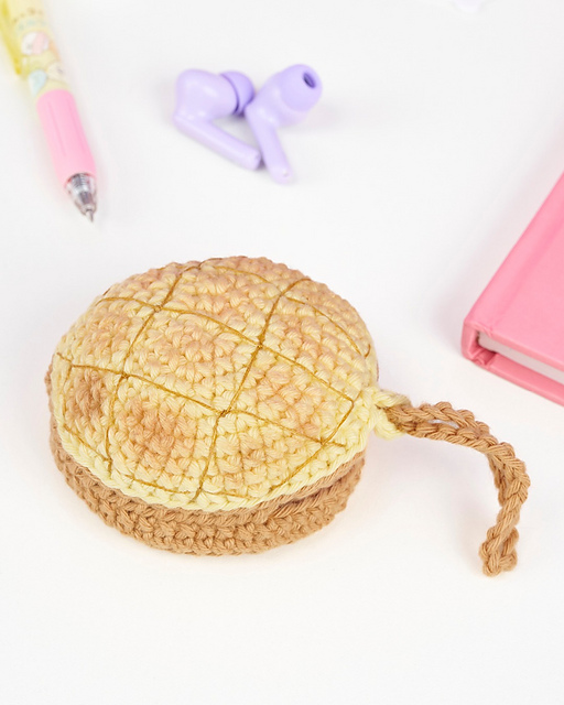 Pineapple Bun Earbud Pouch