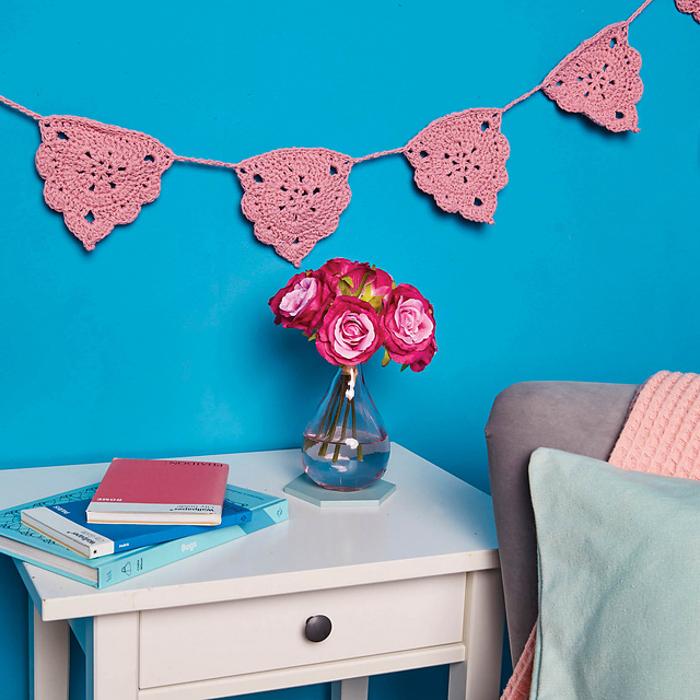 Lacy Daisy Bunting