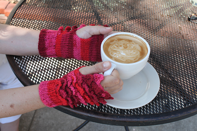 Elia Crocodile Knit Wristwarmers