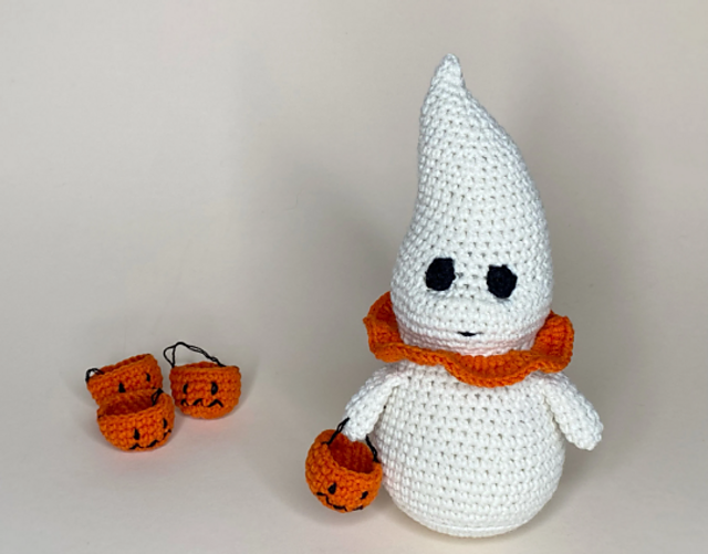 Easy crochet Ghost amigurumi