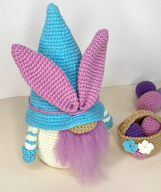Easter gnome amigurumi