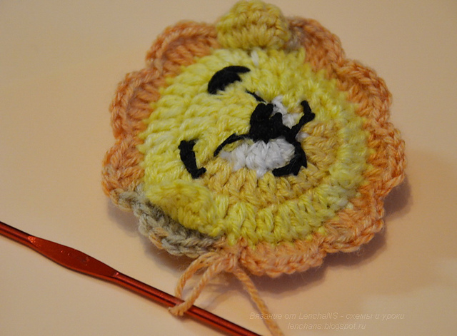 Lion brooch baublens