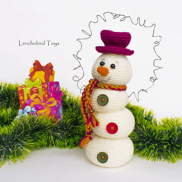 Amigurumi snowman with 4 snow lumps