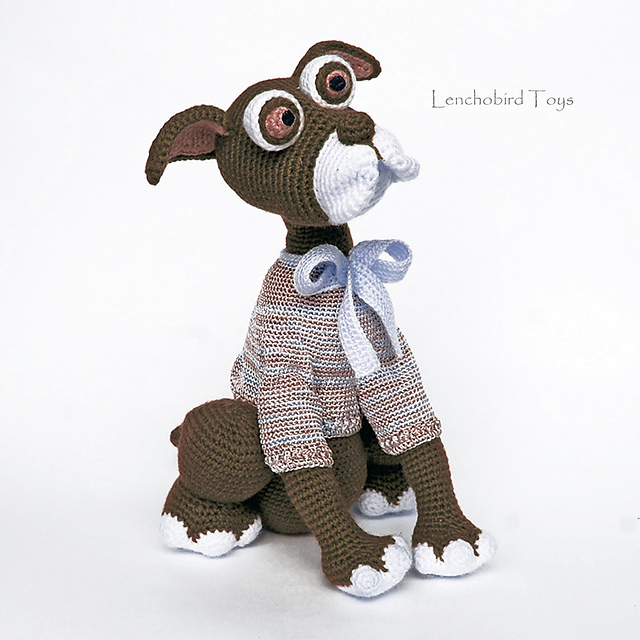 Amigurumi meditative dog Butler with sweater