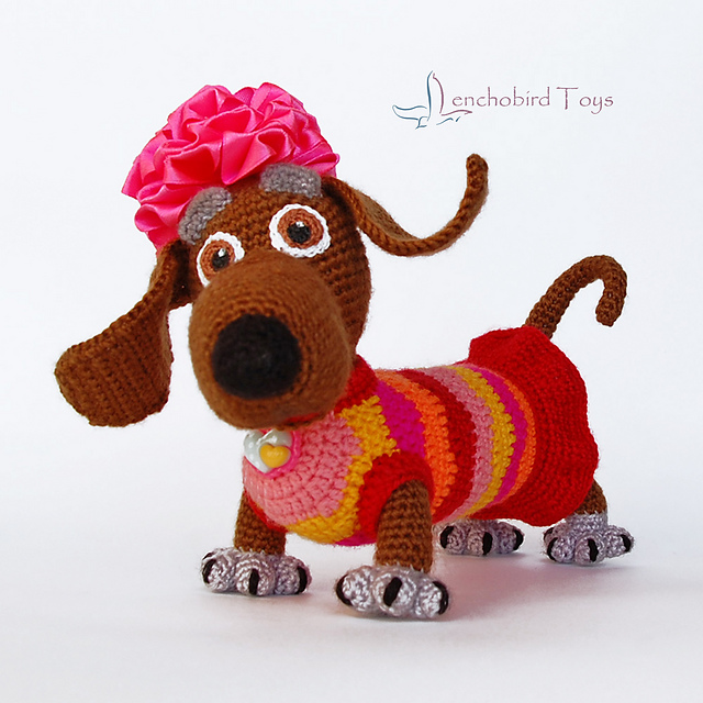 Amigurumi tabby dachshund Lady dog
