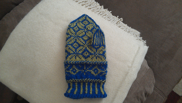 #02 Baltic Mittens