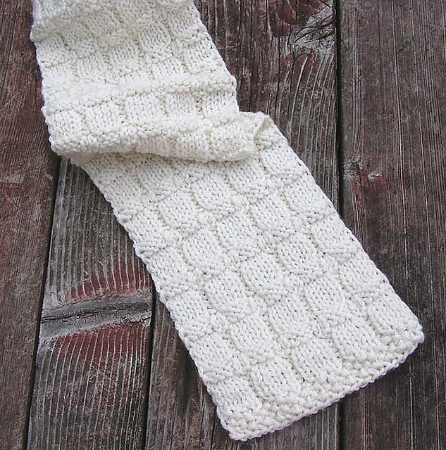 Mrs. Crombie's Cash Vero Scarf