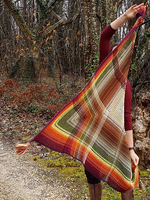 Hiedra Triangle Wrap