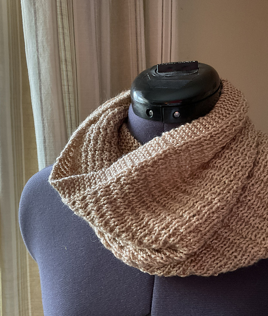 Chequered Infinity Cowl