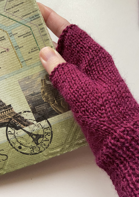 Goldenrod mittens
