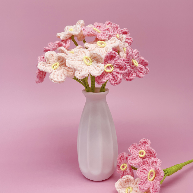 Ravelry Flower pattern by Lily's Lyric