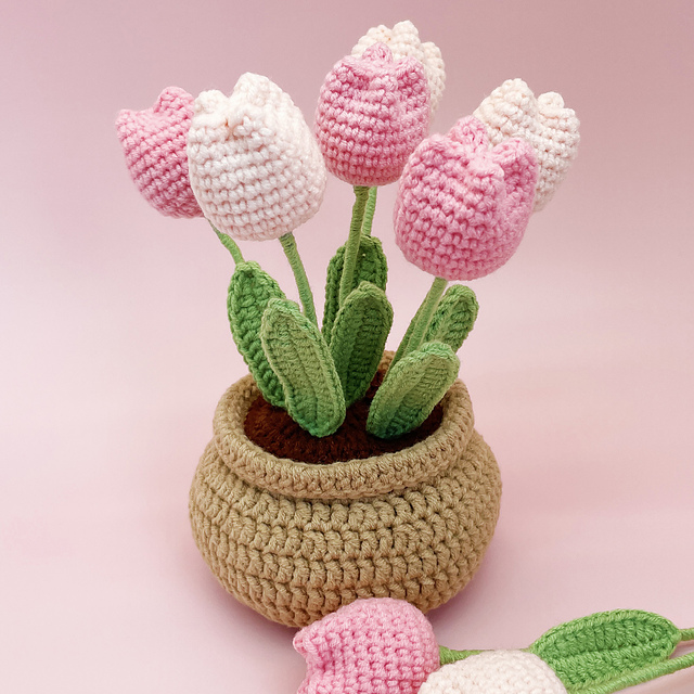 Ravelry: Tulip Flowerpot pattern by Lily's Lyric