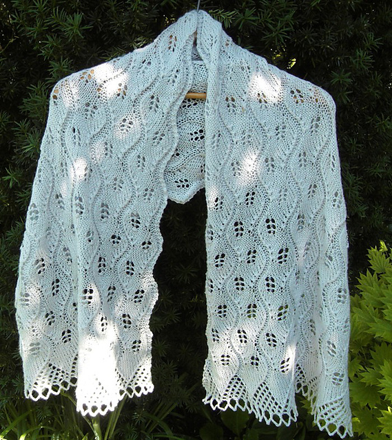 Climbing Vine Stole