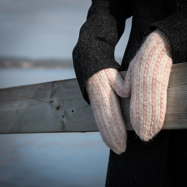 Grandma Dahly Mittens