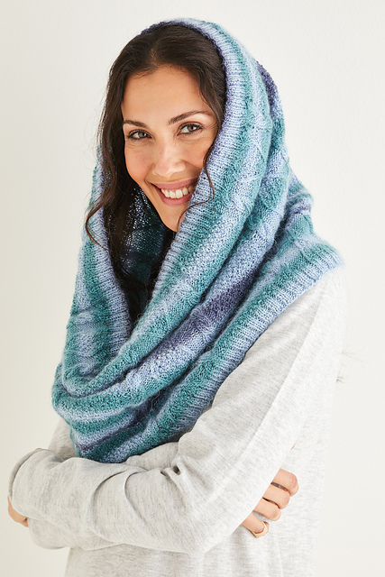 Cable and Moss Snood 10216