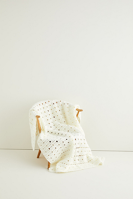 Eyelet Blanket 10231