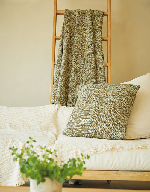 Checked Blanket & Cushion 10258