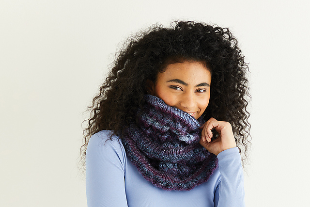Cabled Cowl 10348