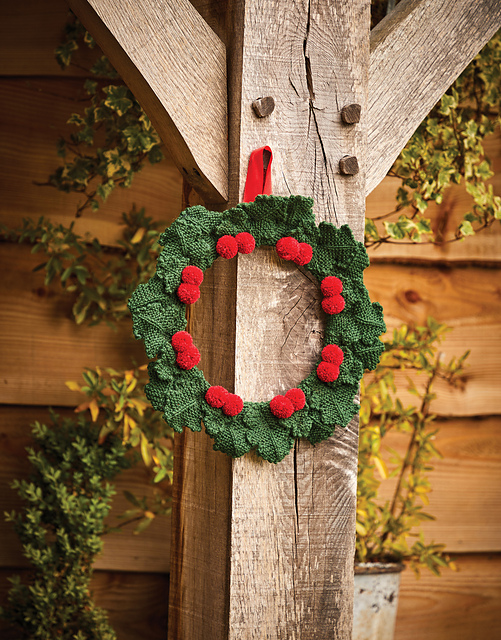 S003-004 Christmas Berries Wreath