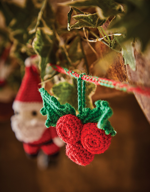 S013-024 Christmas Character Bunting