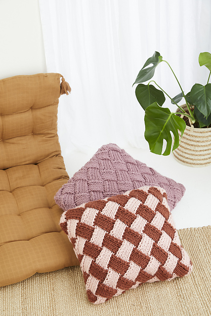 10615 Checkerboard Cushion