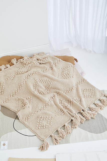 10618 Diamond Textured Blanket