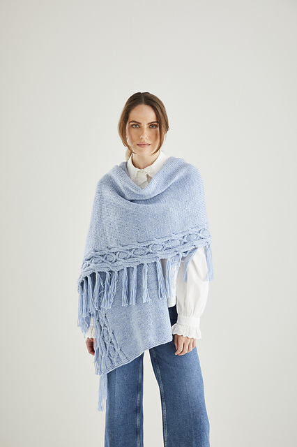 10613 Tasselled Shawl