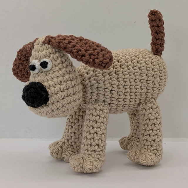 Gromit (on all fours)