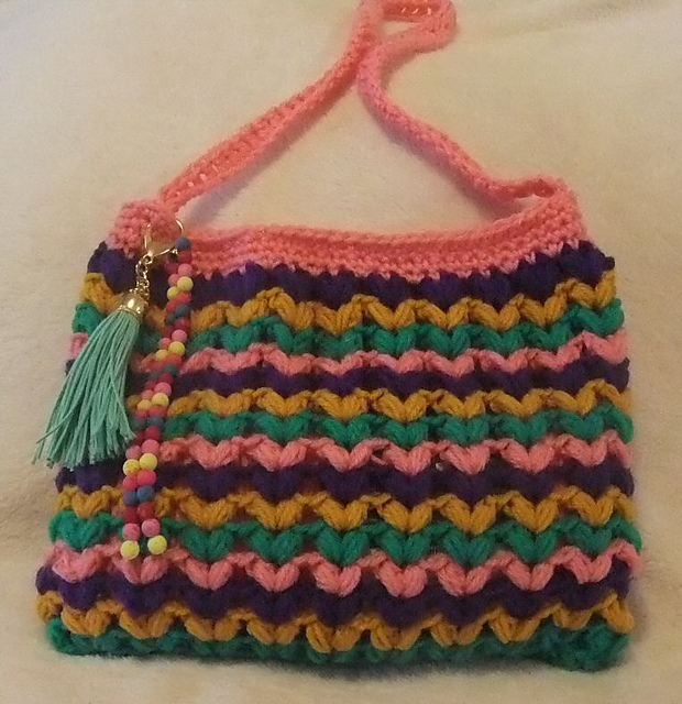 Bag with Puffed V Stitch #114