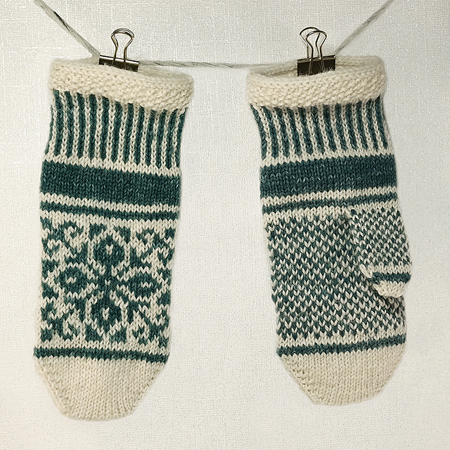 Tistel Rose Mittens