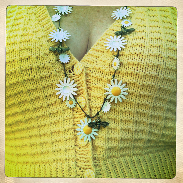 Deep V-cardigan