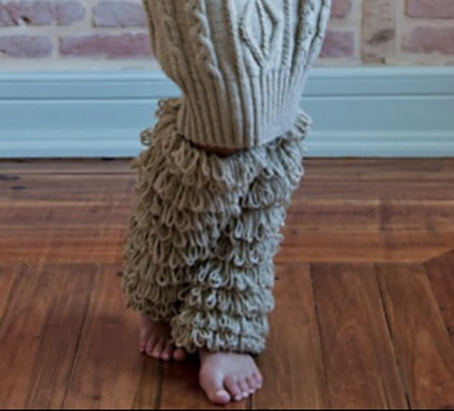 Tradição beret and leg warmers