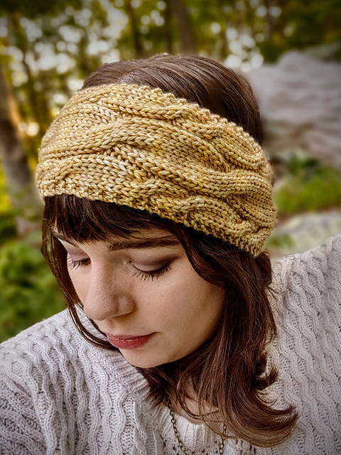 Ravelry: Favorite Cable Headband pattern by Lindsey Faciane