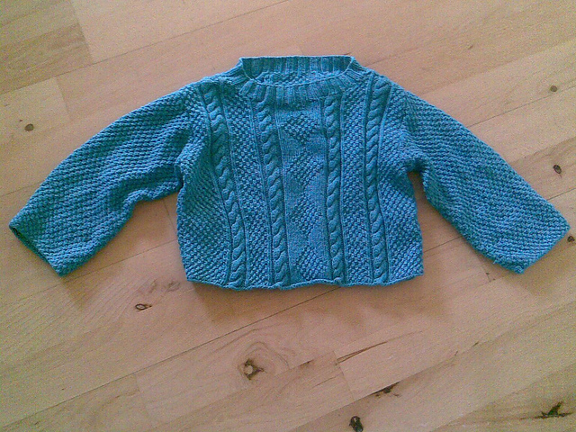 14503614 Børnesweater med snoninger
