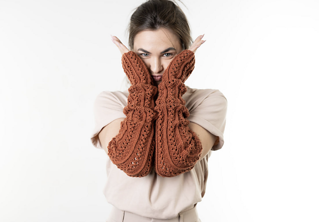 Lacy Fingerless Gloves