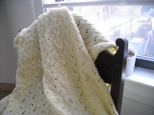 P759 Baby Shawl