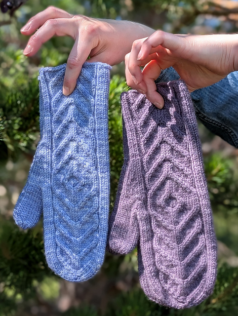 Pendulum Mittens