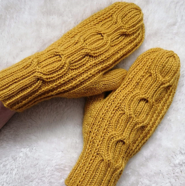 Emergence Mittens