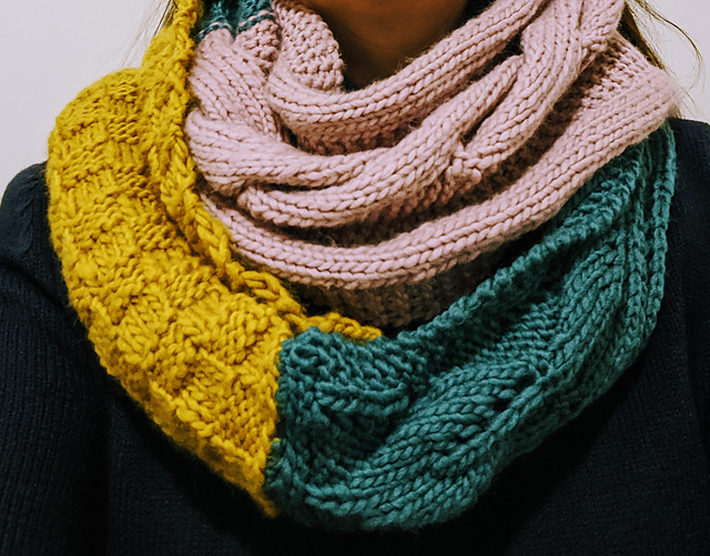 Colour block infinity scarf