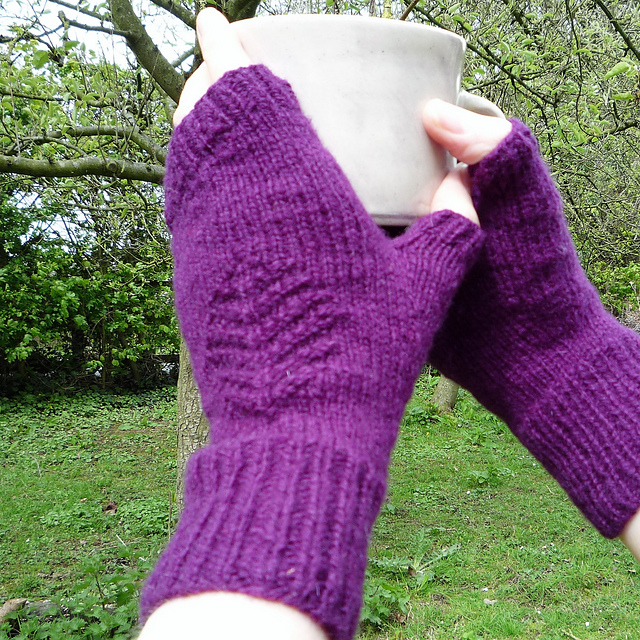 Leaf Pattern Fingerless Mittens