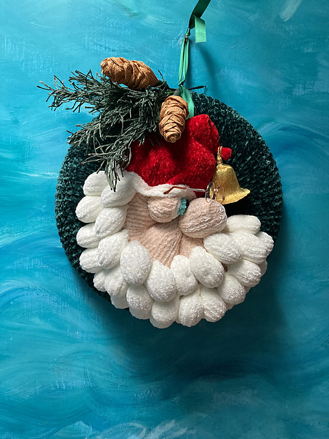 Santa head wreath knitting pattern